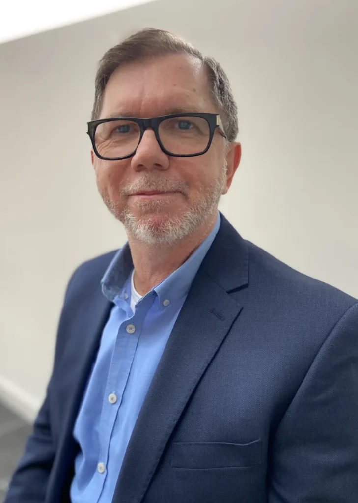 27a Graham Parkes Headshot 729x1024 1 - Navien